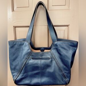 Beautiful navy blue soft leather HOBO brand Bellamy shoulder bag, messenger/tote